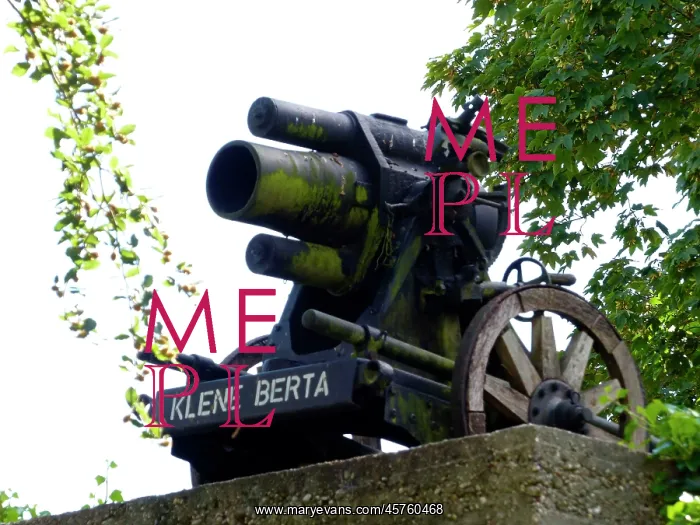 : The Kleine Berta Mortar, Boezinge : The Kleine Berta Mortar, Boezinge