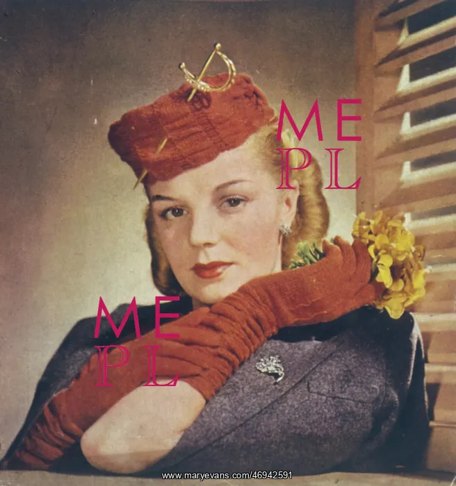  : KNITTED HAT & GAUNTLETS