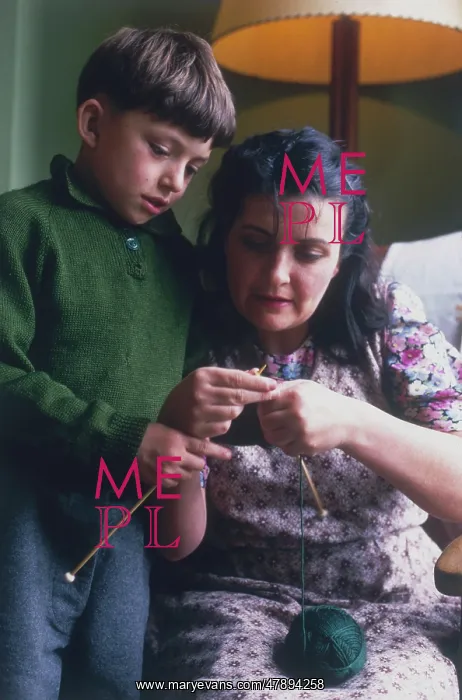 : KNITTING WITH MOTHER : KNITTING WITH MOTHER
