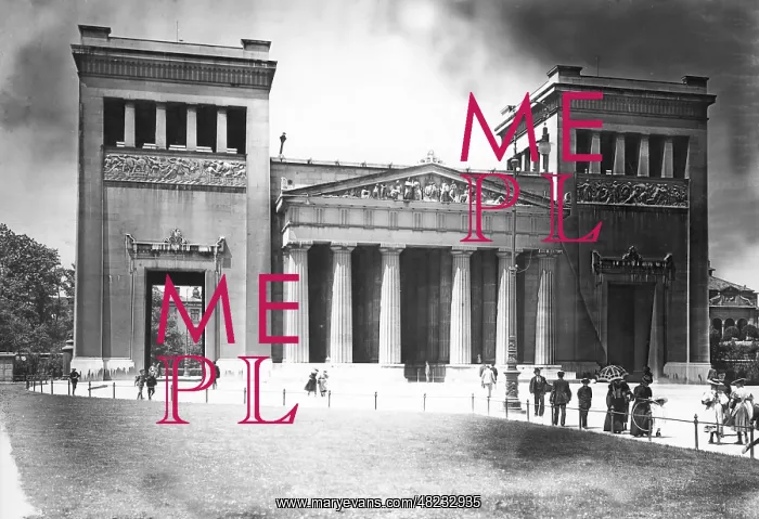 : Koenigsplatz (King`s Square) in Munich around 1900 : Koenigsplatz (King`s Square) in Munich around 1900