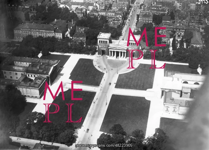 : The Koenigsplatz (King`s Square) in Munich before 1933 : The Koenigsplatz (King`s Square) in Munich before 1933
