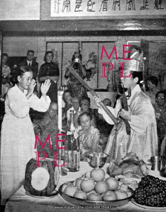  : A Korean shaman ritual
