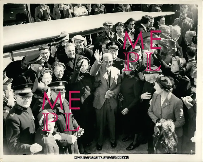 : Korean War, seven men return after internment : Korean War, seven men return after internment