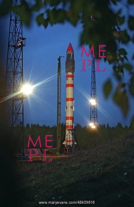 : The Kosmos-3M rocket on the launching platform : The Kosmos-3M rocket on the launching platform
