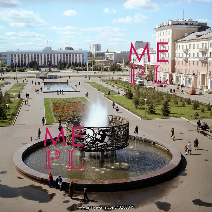 : Kosmos fountain in Barnaul, 1978 : Kosmos fountain in Barnaul, 1978
