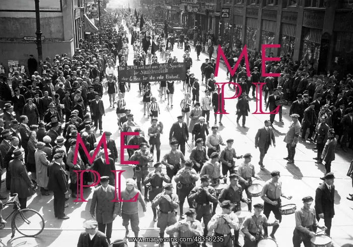 : KPD athletes on May Day, 1930 : KPD athletes on May Day, 1930