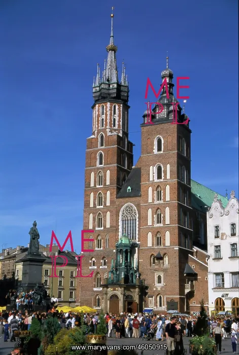 : Krakow, market with church of mary and Adam - Mickiewicz - statue : Krakow, market with church of mary and Adam - Mickiewicz - statue