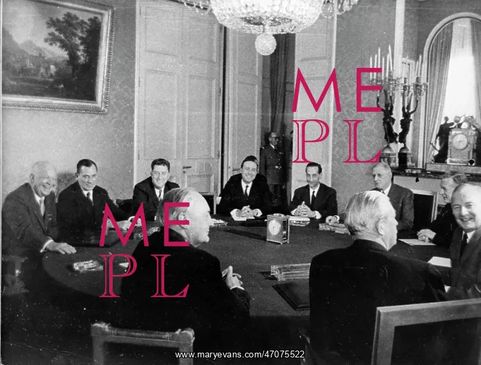 : Kruschev. KRUSCHEV : Kruschev. KRUSCHEV