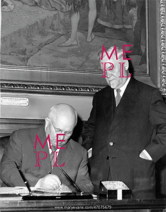 : Kruschev. KRUSCHEV : Kruschev. KRUSCHEV