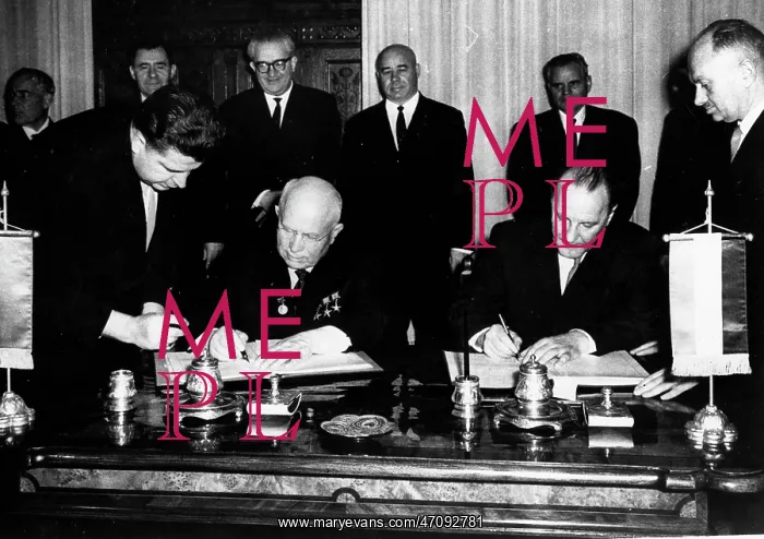 : Kruschev. KRUSCHEV : Kruschev. KRUSCHEV