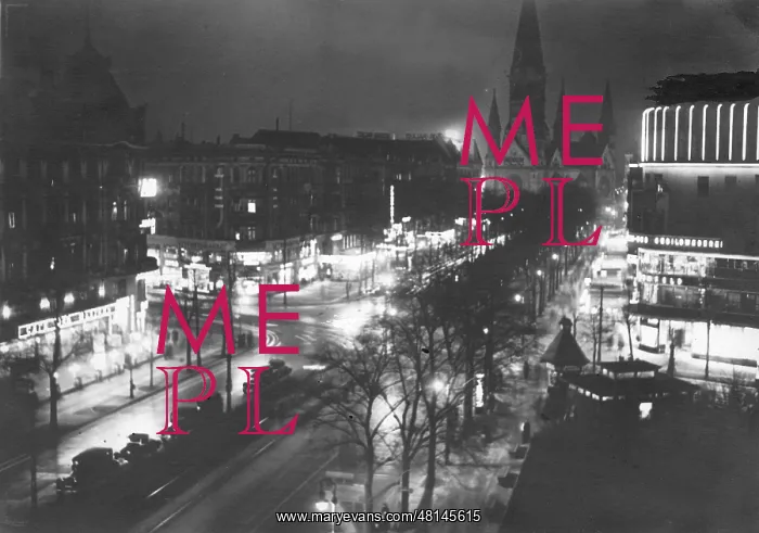 : Kurfuerstendamm in Berlin, 1929 : Kurfuerstendamm in Berlin, 1929