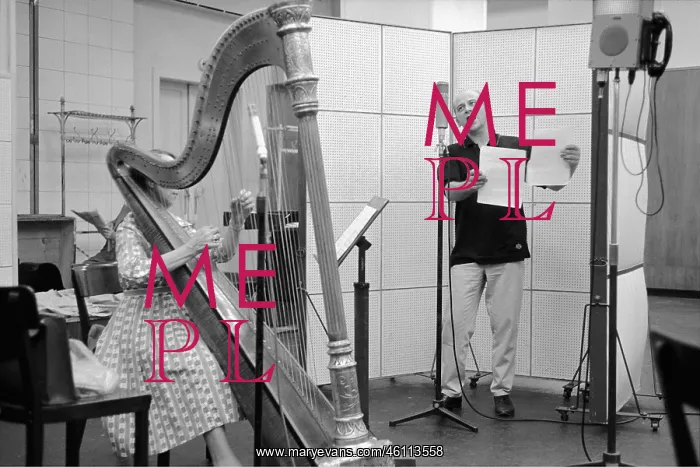 : Kurt Sowinetz at a recording session : Kurt Sowinetz at a recording session