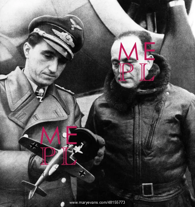 : Kurt Tank, aeronautical engineer with Hauptmann Nowotny, 1943 : Kurt Tank, aeronautical engineer with Hauptmann Nowotny, 1943