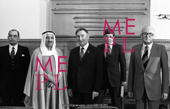 : Kuwait Foreign Minister Sheikh Sabah and Soviet : Kuwait Foreign Minister Sheikh Sabah and Soviet