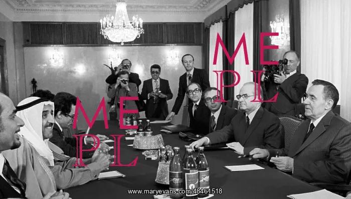 : Kuwait Foreign Minister Sheikh Sabah and Soviet : Kuwait Foreign Minister Sheikh Sabah and Soviet