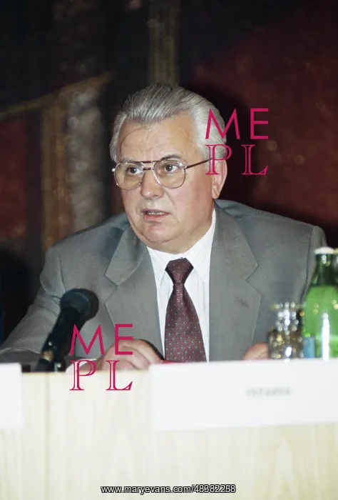 : L. Kravchuk : L. Kravchuk