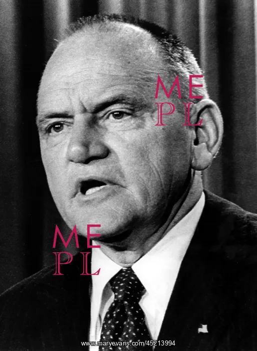 : L. Patrick Gray meets with reporters after ? : L. Patrick Gray meets with reporters after ?