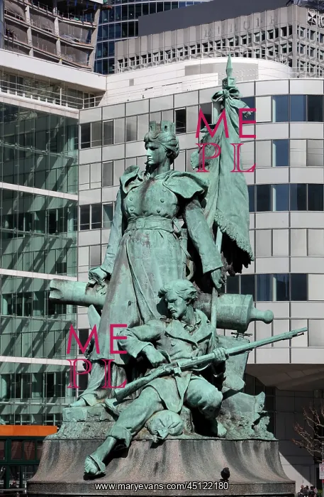 : La Defense, Monument to the defenders of Paris : La Defense, Monument to the defenders of Paris