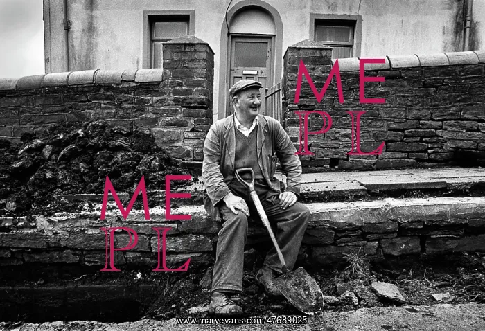 : Labourer Mr Idris Silman takes a break, Tredegar, Wales : Labourer Mr Idris Silman takes a break, Tredegar, Wales