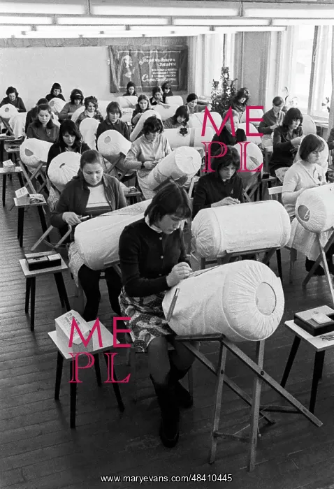 : Lace-makers school in Vologda. 1975 : Lace-makers school in Vologda. 1975