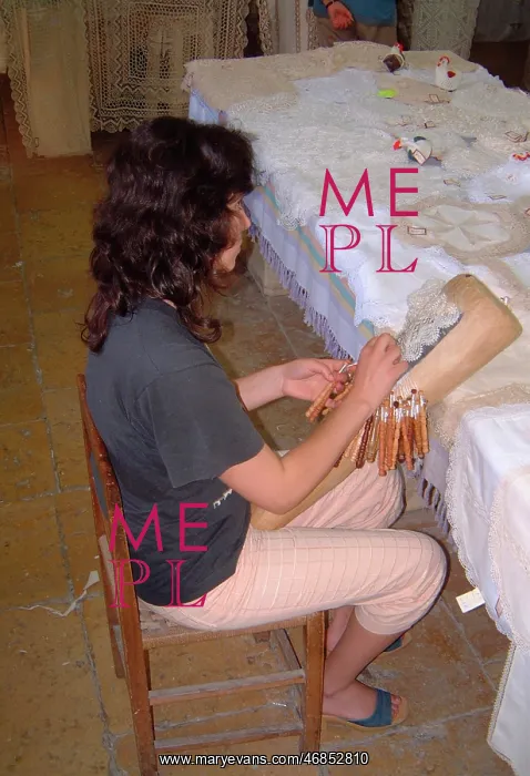  : LACE-MAKING / MALTA / COATES