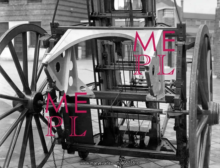 : Ladder, carriage frame and runners : Ladder, carriage frame and runners