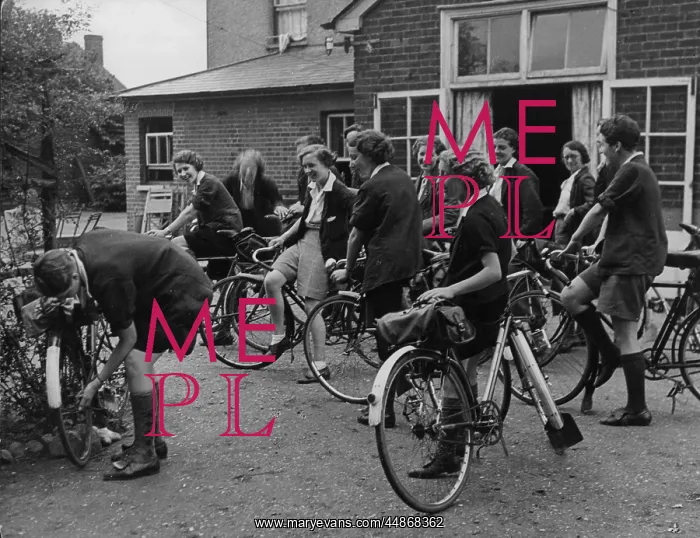 : LADIES CYCLING CLUB : LADIES CYCLING CLUB