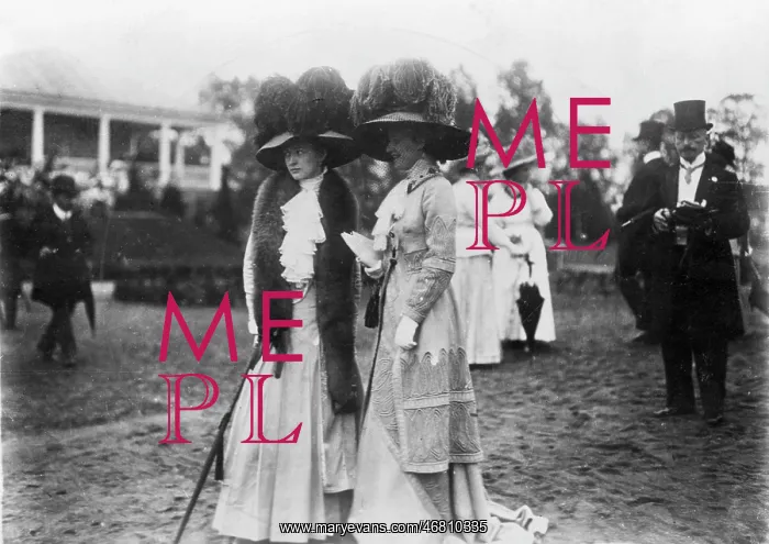 : Ladies at a horse track in Berlin : Ladies at a horse track in Berlin