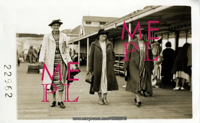 : Ladies on the Pier : Ladies on the Pier