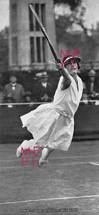 : Ladies Wimbledon, action shot : Ladies Wimbledon, action shot