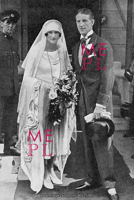 : Lady Alexandra Curzon marries Major E.D (Fruity) Metcalfe : Lady Alexandra Curzon marries Major E.D (Fruity) Metcalfe