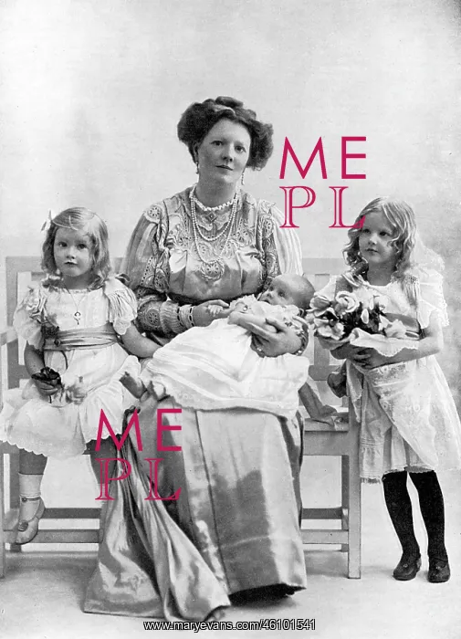: Lady Beauchamp and the Lygon Sisters : Lady Beauchamp and the Lygon Sisters