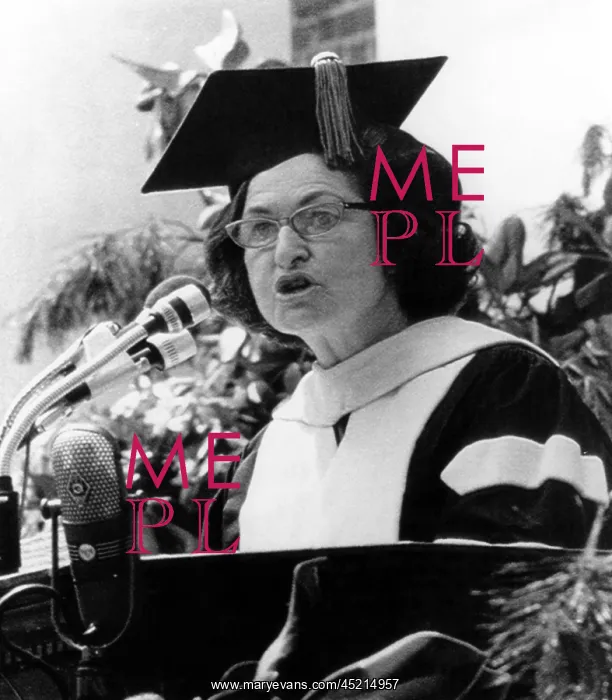  : Lady Bird Johnson, fulfilling a pledge made ?
