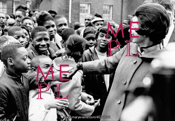: Lady Bird Johnson greets African American ? : Lady Bird Johnson greets African American ?