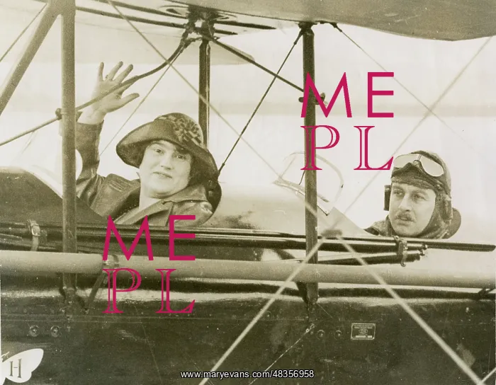 : Lady Cobham and Sir Alan Cobham's fourth survey flight : Lady Cobham and Sir Alan Cobham's fourth survey flight