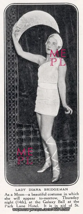 : Lady Diana Bridgeman - as a Moon : Lady Diana Bridgeman - as a Moon