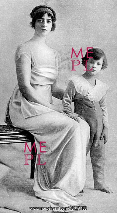 : Lady Drogheda and son, 1915 : Lady Drogheda and son, 1915