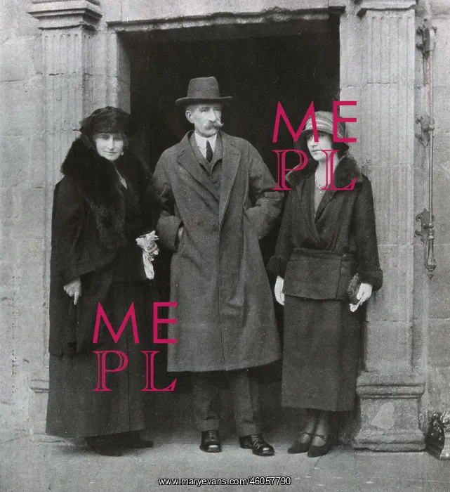 : Lady Elizabeth Bowes-Lyon with her parents : Lady Elizabeth Bowes-Lyon with her parents