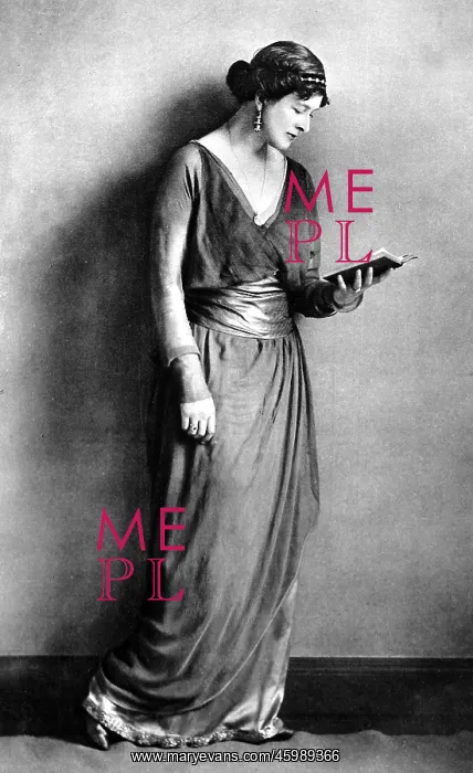 : Lady Glenconner, 1915 : Lady Glenconner, 1915