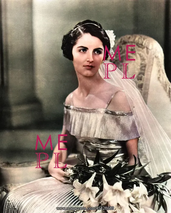: Lady Gloria Vaughan as a debutante : Lady Gloria Vaughan as a debutante