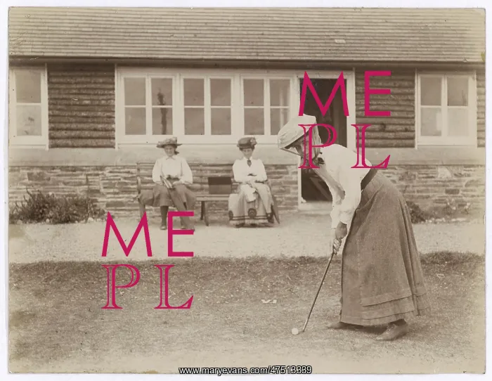  : Lady Golfer 1900