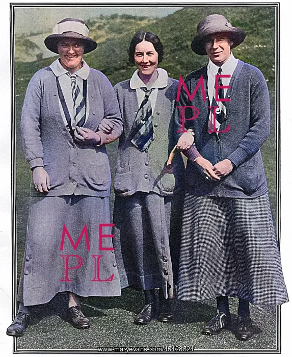 : Three lady golfers, 1914 : Three lady golfers, 1914