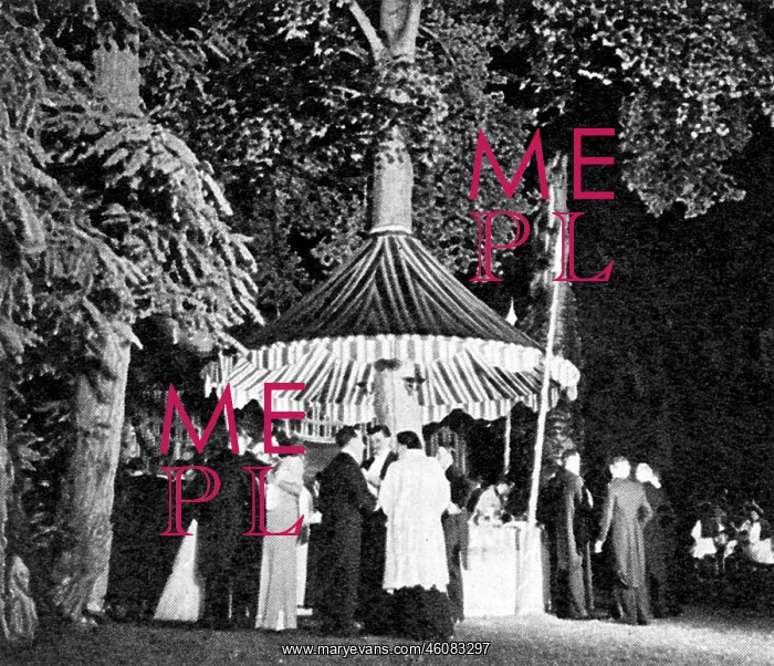 : Lady Mendl circus party at Versailles : Lady Mendl circus party at Versailles