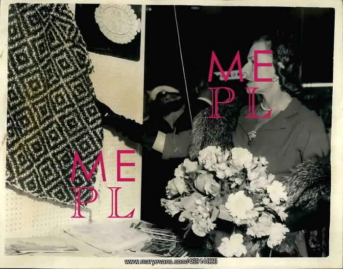 : Lady Mountbatten at British Industries Fair, Olympia : Lady Mountbatten at British Industries Fair, Olympia
