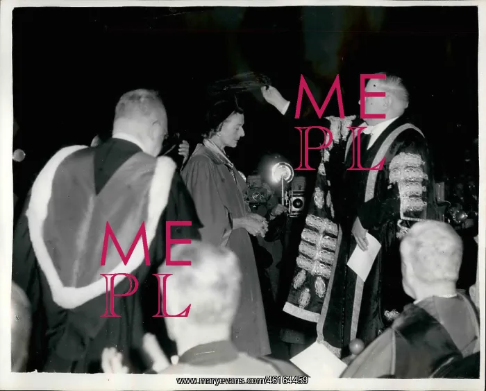 : Lady Mountbatten in graduation ceremony, Edinburgh : Lady Mountbatten in graduation ceremony, Edinburgh