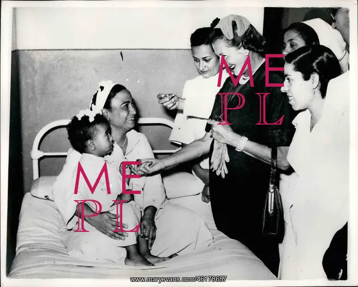 : Lady Mountbatten visits hospital in Cairo, Egypt : Lady Mountbatten visits hospital in Cairo, Egypt