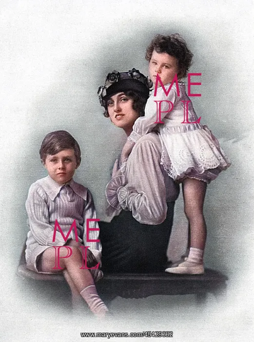 : Lady Poulett with her children : Lady Poulett with her children