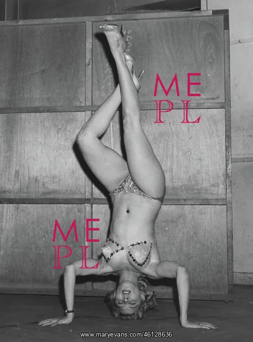 : Lalin Francis standing on her head, Japan : Lalin Francis standing on her head, Japan