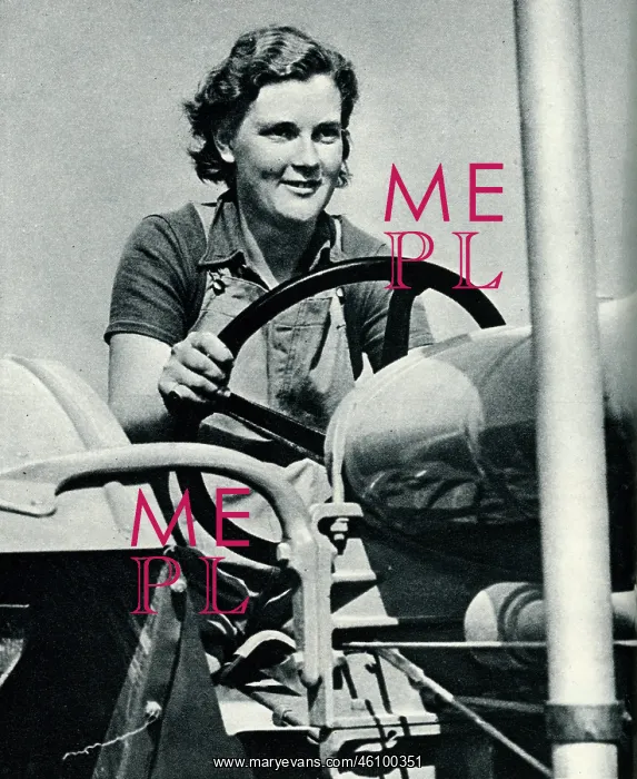 : Land girls in training 1939 : Land girls in training 1939