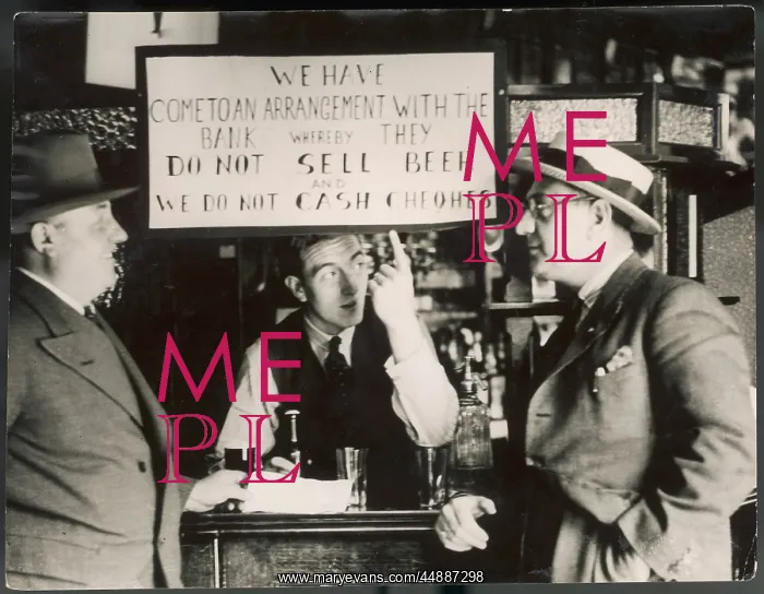 : LANDLORD AND BAR SIGN : LANDLORD AND BAR SIGN